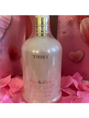 TRULY Vanilla Baby Nourishing Body Wash NWT Large 15oz